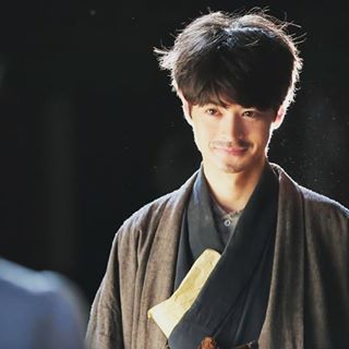 ヒゲが似合う有名人