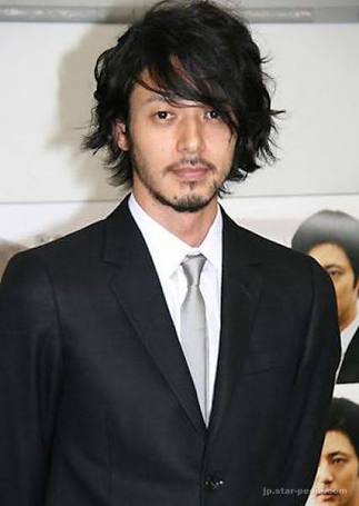 ヒゲが似合う有名人