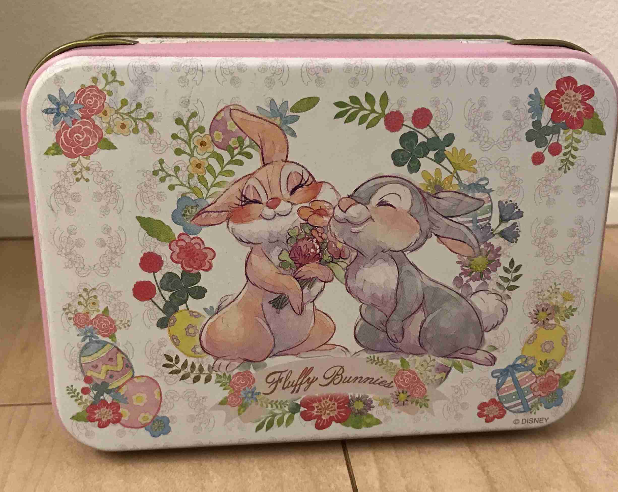 ディズニーのお菓子の缶をあげてこう！！