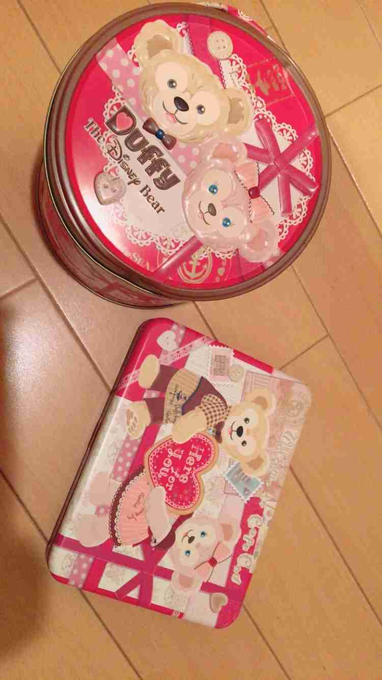 ディズニーのお菓子の缶をあげてこう！！