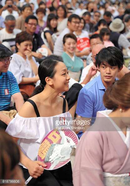 芸能人の美しい不意討ち画像を貼るトピ