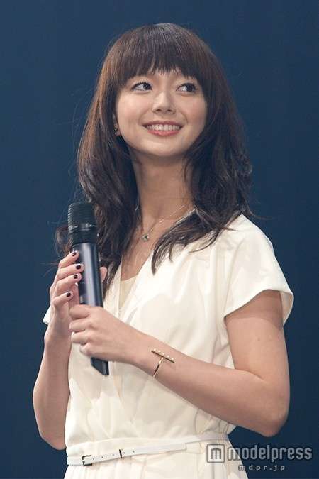 芸能人の美しい不意討ち画像を貼るトピ