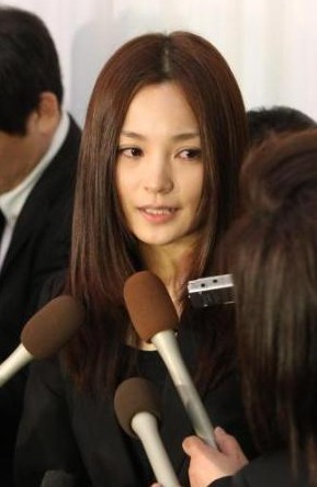 芸能人の美しい不意討ち画像を貼るトピ