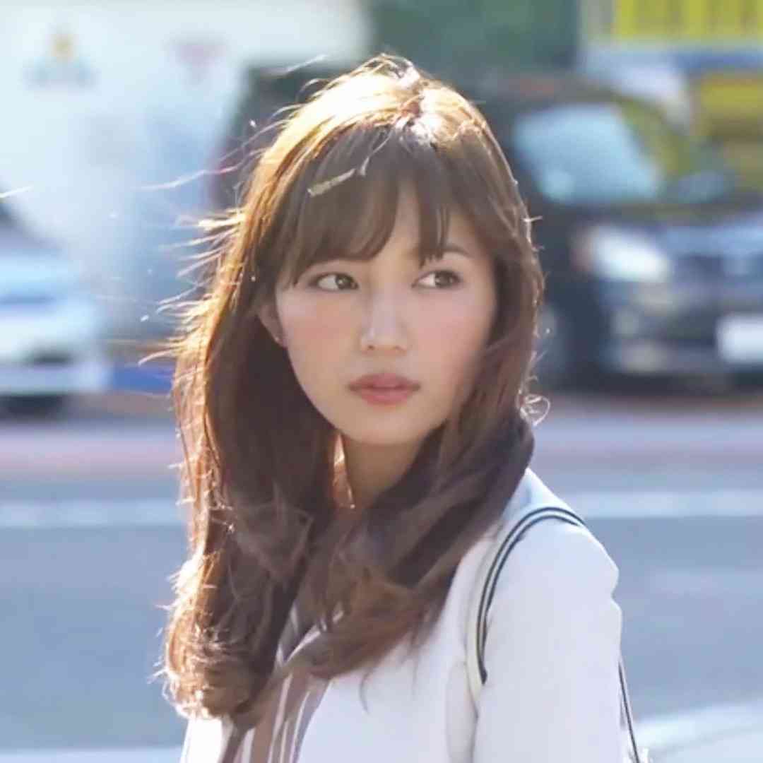 芸能人の美しい不意討ち画像を貼るトピ