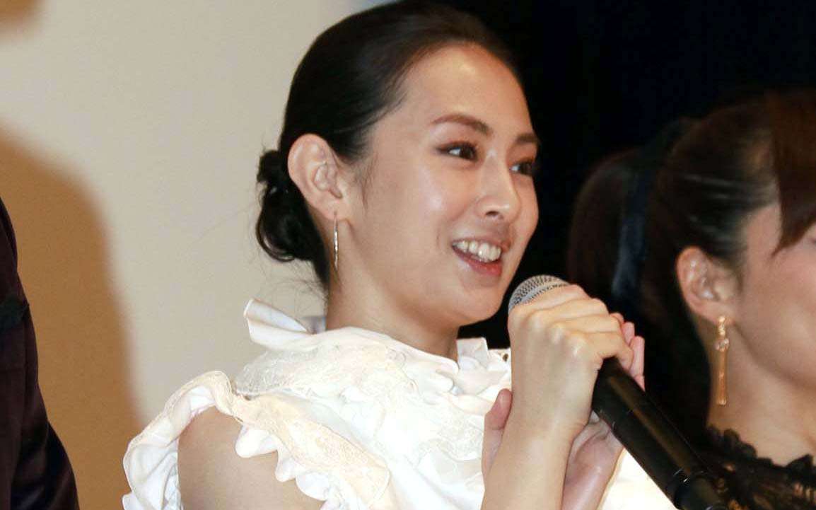 芸能人の美しい不意討ち画像を貼るトピ