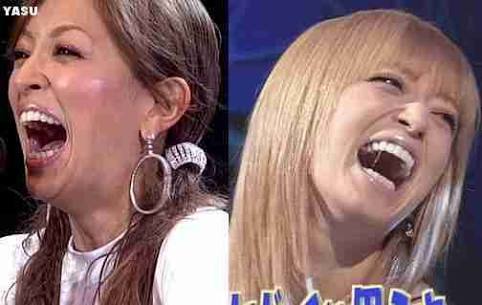 笑って誤魔化す人