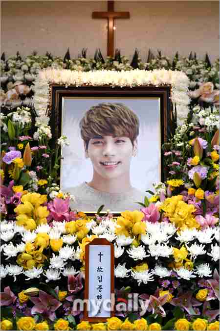 SHINeeのジョンヒョンが遺体で見つかる 練炭自殺との情報も