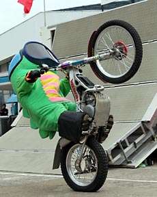 峯岸みなみ、吉本実憂から「ガチャピン！　おばさん！」