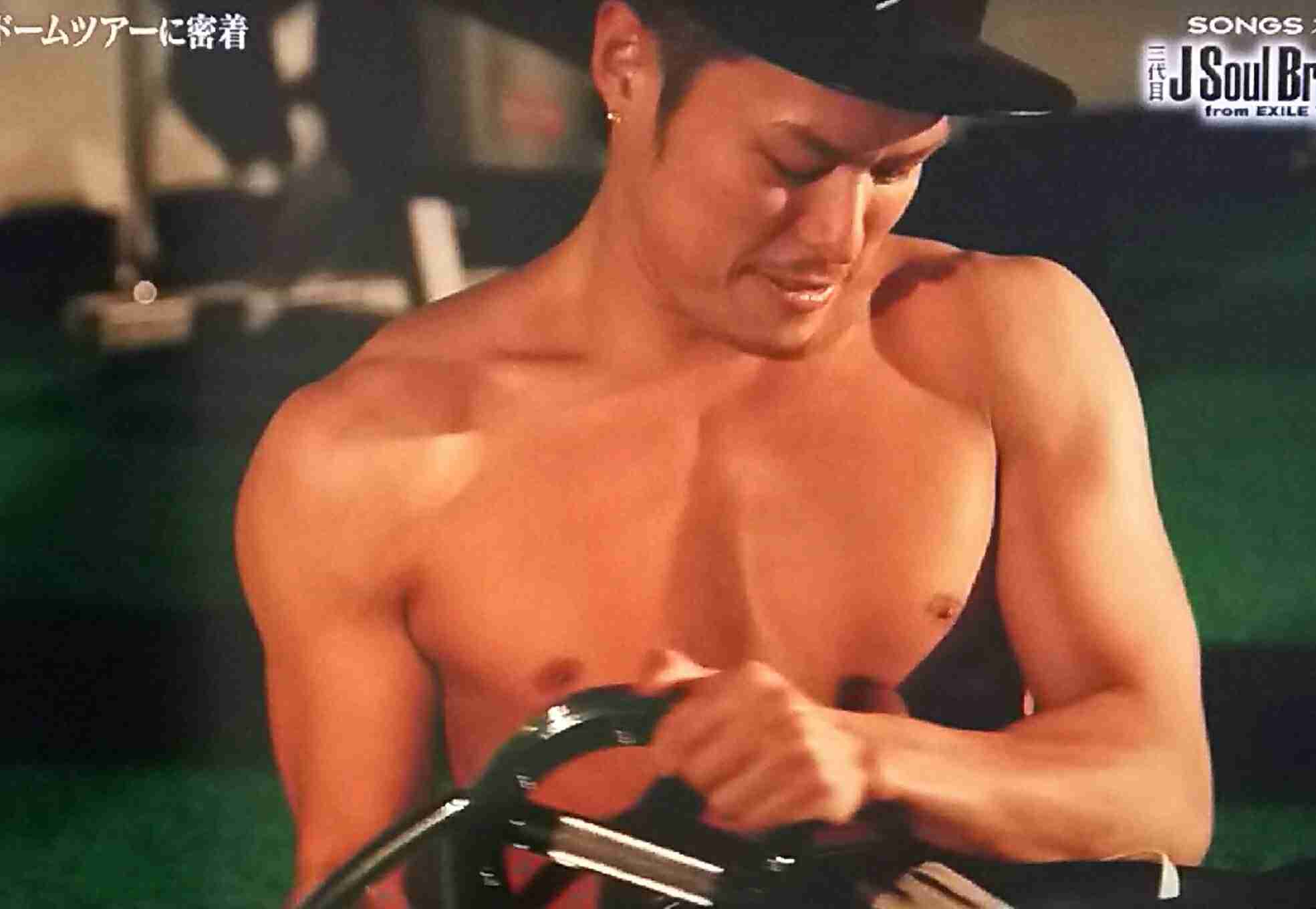 三代目JSB今市隆二が初フォトエッセー　恋愛観、グループ愛、肉体美さらけ出す