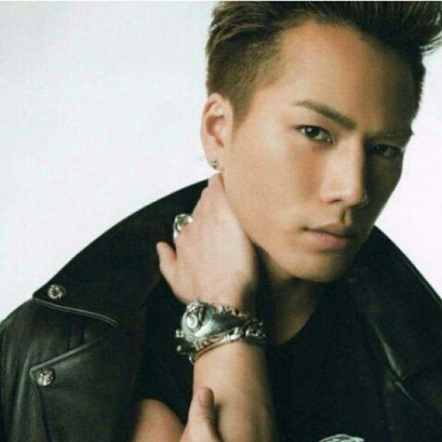 三代目JSB今市隆二が初フォトエッセー　恋愛観、グループ愛、肉体美さらけ出す