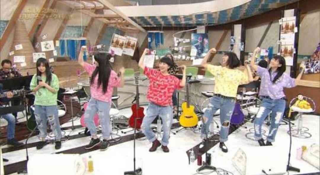 有安杏果「ももクロ」卒業を電撃発表「普通の女の子の生活を送りたい」