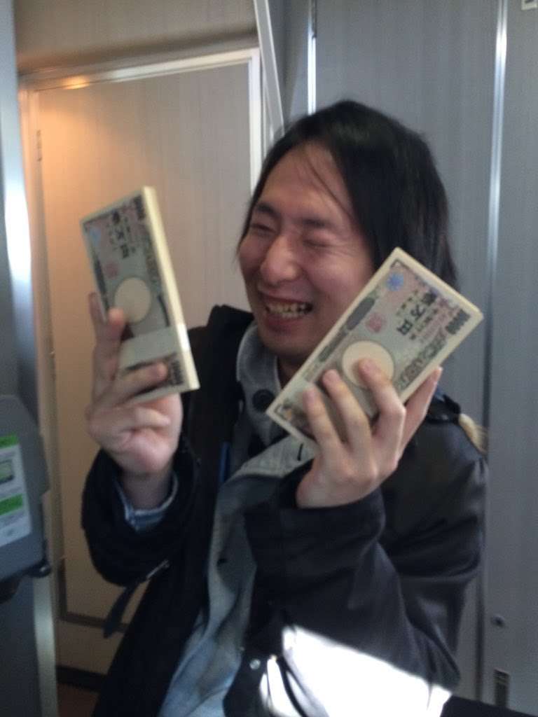 消すか残すか悩んでる画像や動画を投稿しよう