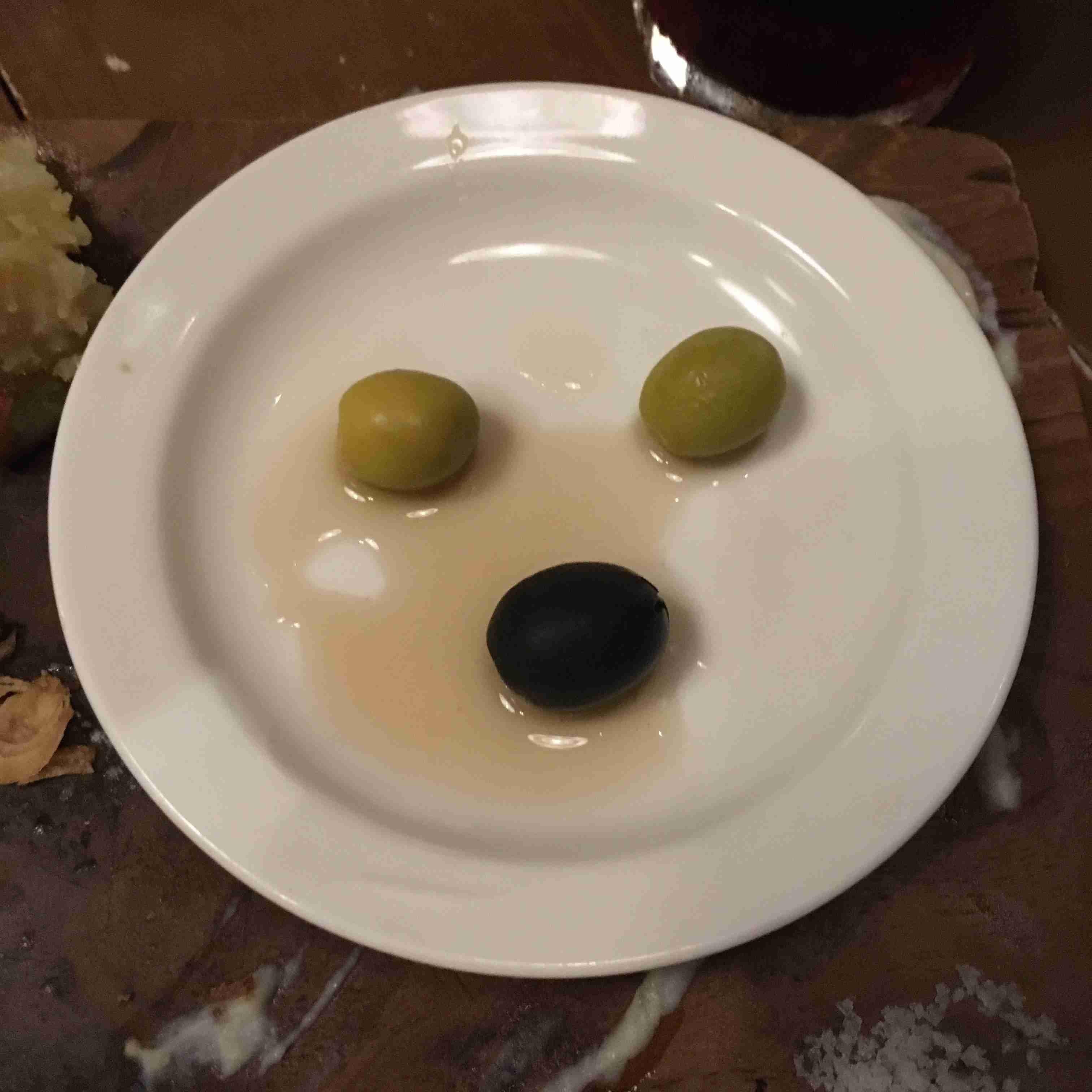 消すか残すか悩んでる画像や動画を投稿しよう