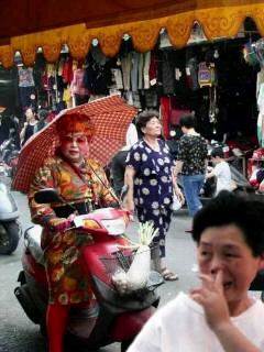 消すか残すか悩んでる画像や動画を投稿しよう