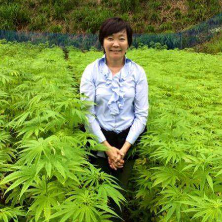 安倍昭恵夫人が安倍首相の冴えない画像を投稿 批判コメントも消さない謎