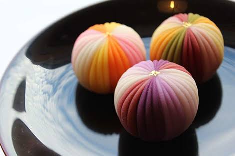 美しい和菓子の画像