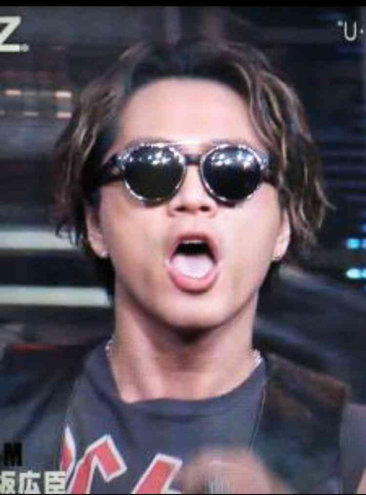  ローラがTwitterで“テレビに積極的に出演する”という宣言をし、ファンから歓喜の声