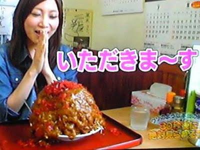 カレー1杯がわずか200円…激安店が実践する徹底したサービスカットの全貌