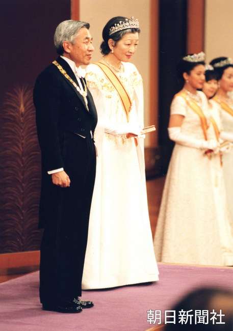 皇居で講書始の儀　雅子さまは15年ぶり出席