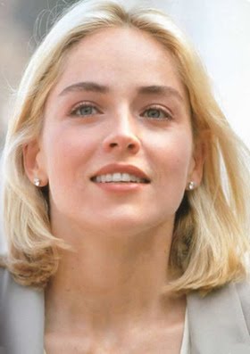 可愛い系より美人系の顔が好きな方