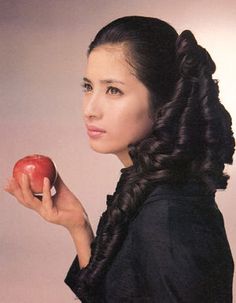 可愛い系より美人系の顔が好きな方