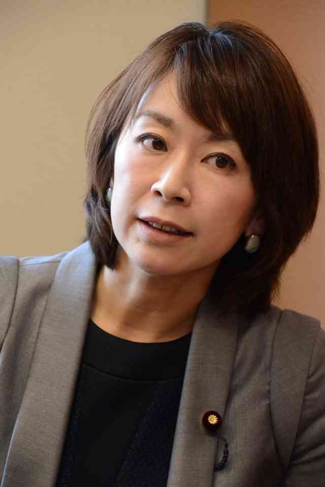 可愛い系より美人系の顔が好きな方
