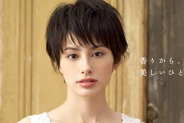 可愛い系より美人系の顔が好きな方