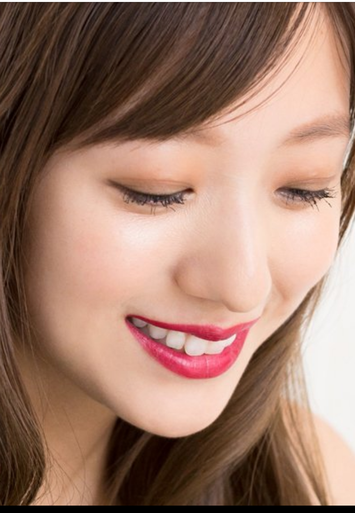元AAA伊藤千晃、スリップ1枚の大人ショット公開で反響「セクシー千晃」「ほんとにママですか？」