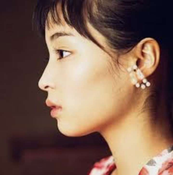 広瀬すず 横顔