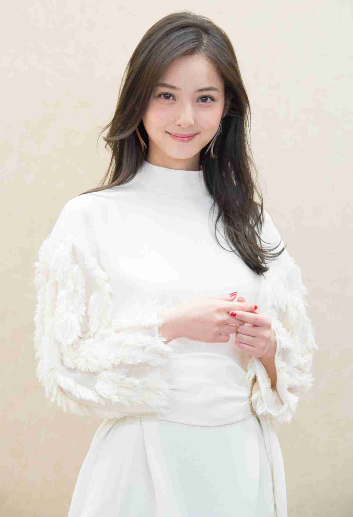 佐々木希の“キス顔”にファン悶絶「羨ましすぎる」「天使ですか」