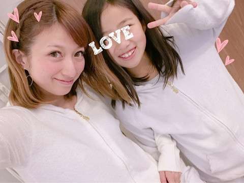 辻希美、長女から金メダル「10年間育ててくれてありがとう」2分の1成人式で