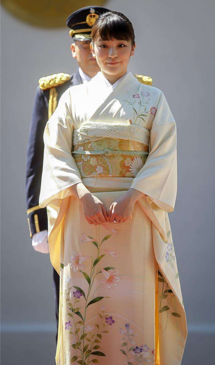 眞子さま、小室圭さんとの結婚延期で「引きこもり・食欲不振」に