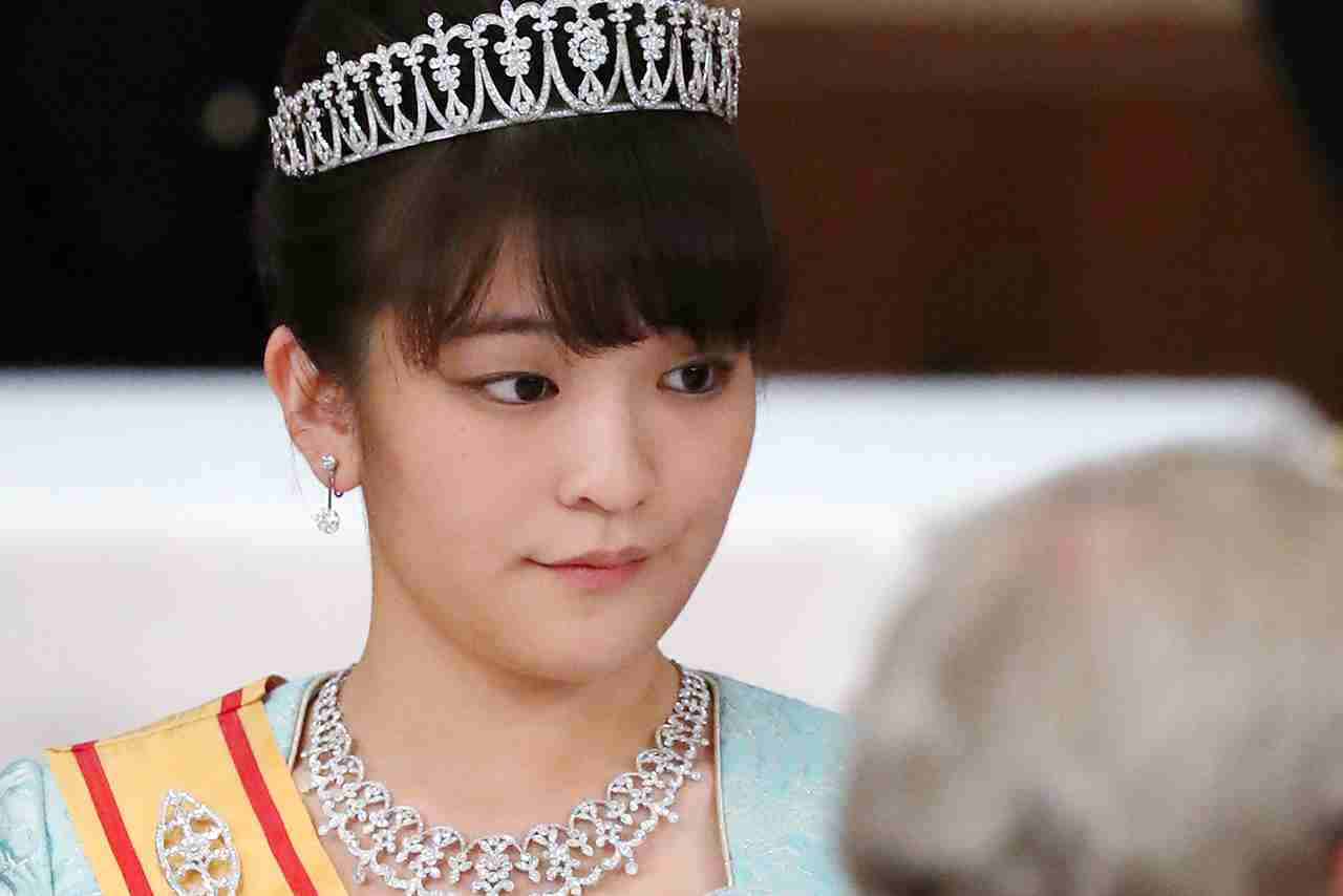 眞子さま、小室圭さんとの結婚延期で「引きこもり・食欲不振」に