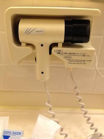 髪の毛が多い人あるあるツイートに共感続出!「ポニーテールするとゴムが千切れる」「美容院で髪を延々と梳かれる」