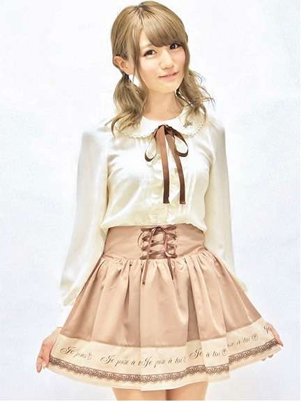 オタサーの姫が着てそうな服を下さい Part5