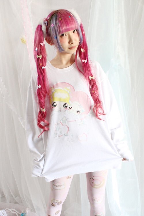 オタサーの姫が着てそうな服を下さい Part5