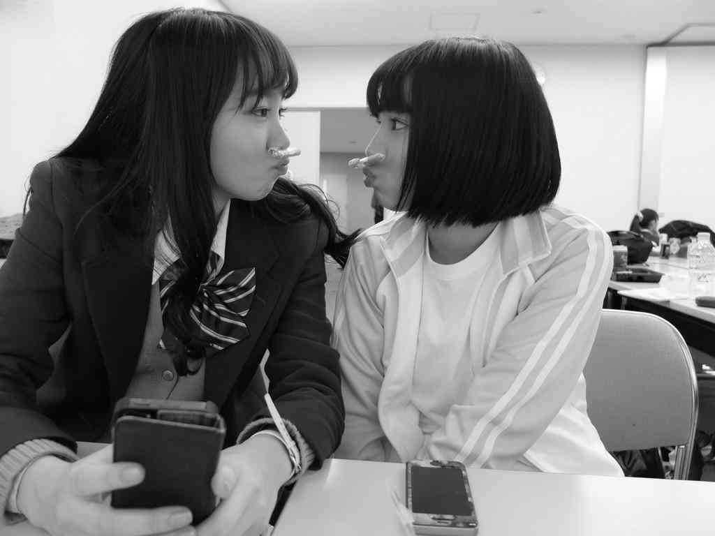 芸能人の横顔が見たい