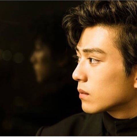 芸能人の横顔が見たい