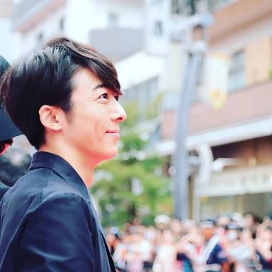 芸能人の横顔が見たい