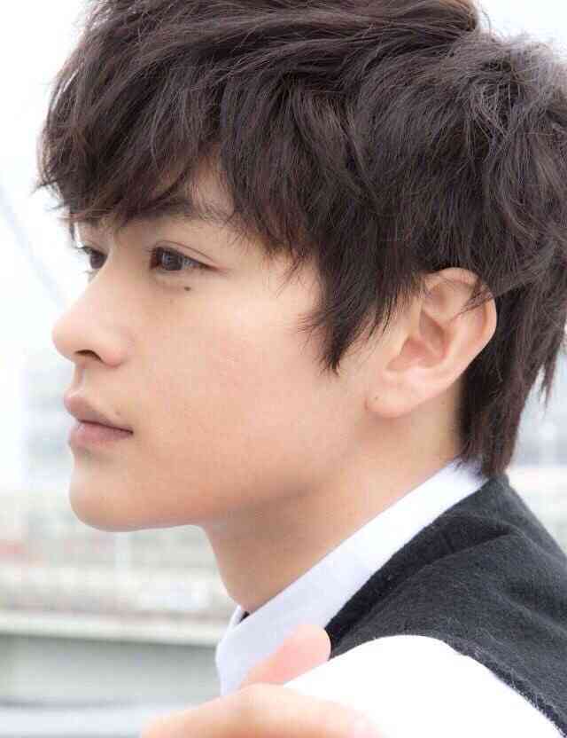 芸能人の横顔が見たい