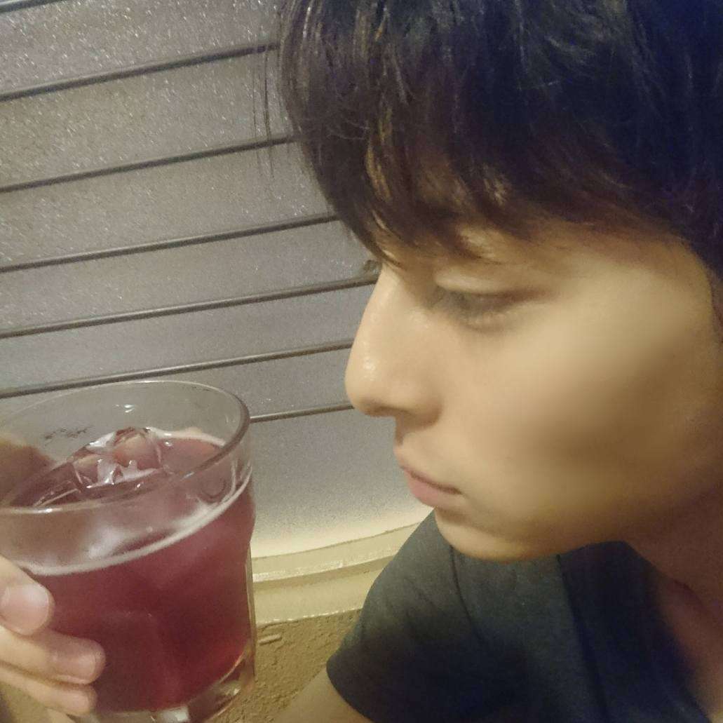 芸能人の横顔が見たい