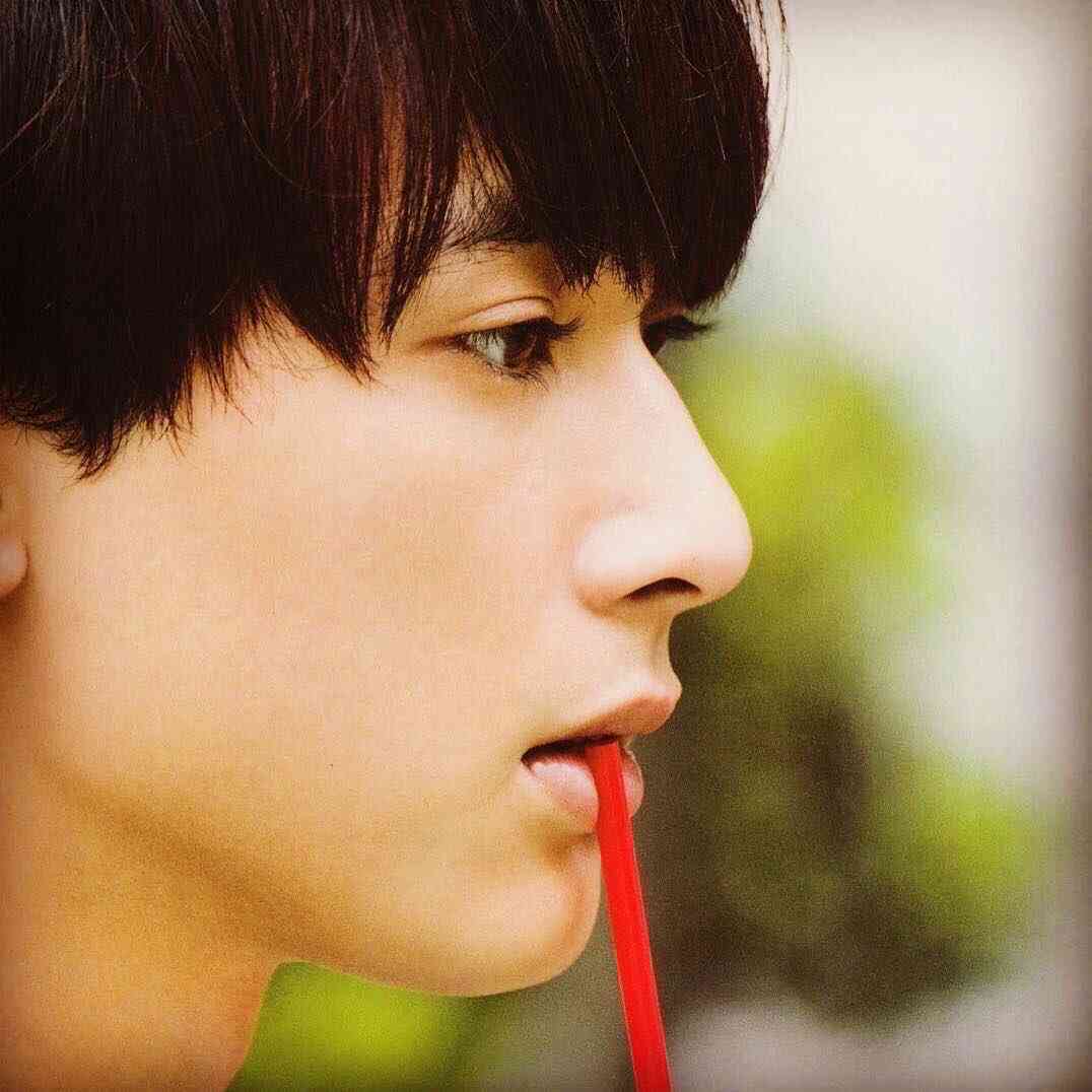 芸能人の横顔が見たい