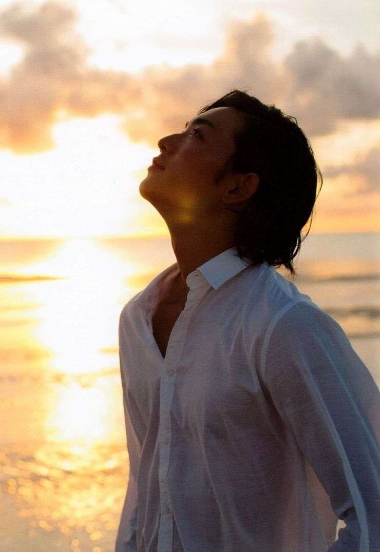 芸能人の横顔が見たい