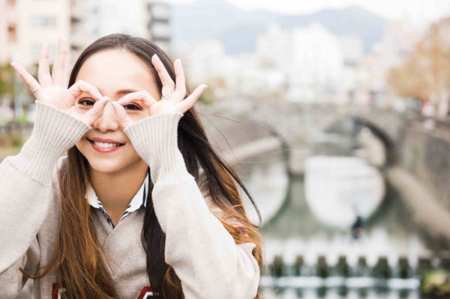 浜崎あゆみ、ミニスカートから美尻チラリ「見えちゃいそう」「超セクシー」と反響