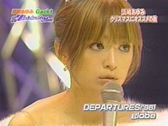 浜崎あゆみ、ミニスカートから美尻チラリ「見えちゃいそう」「超セクシー」と反響