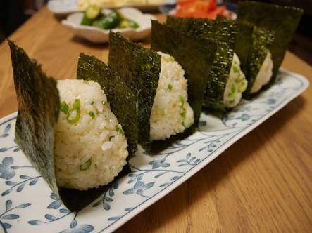 『料理にめんつゆ使う女とは付き合えない』みたいな人いるけどどういうこと？ネット上で議論が巻き起こる