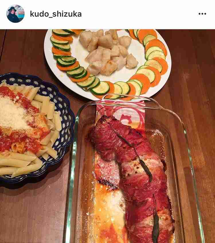 工藤静香、自撮りしたレギンス姿を披露するも「下半身が細すぎる」と騒然