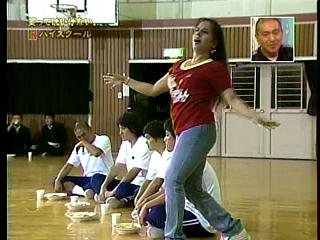 工藤静香、自撮りしたレギンス姿を披露するも「下半身が細すぎる」と騒然