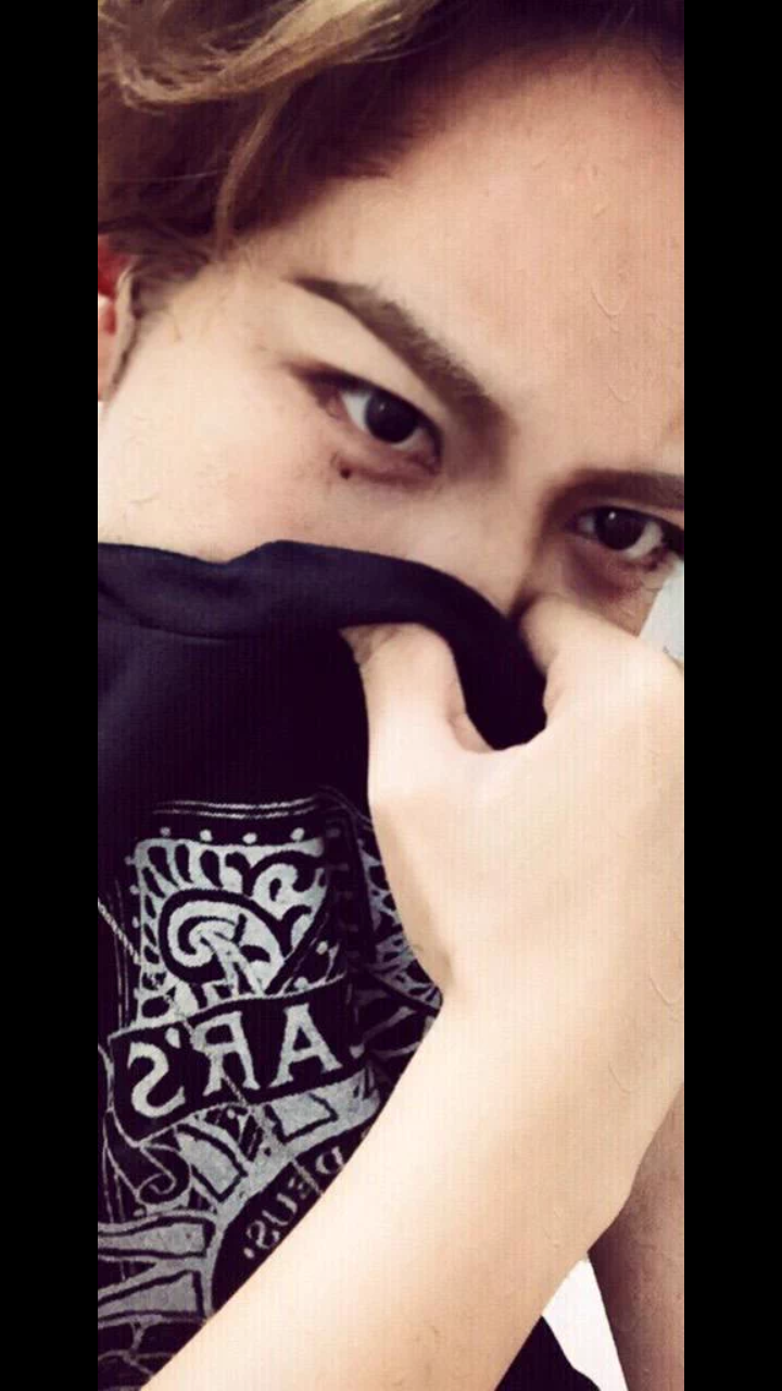 2年前の廃盤コスメ紹介、「偽物グッチ」にインフル狂言…ざわちんの