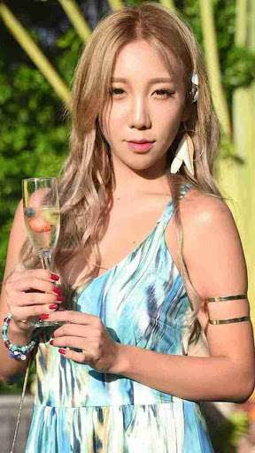 2年前の廃盤コスメ紹介、「偽物グッチ」にインフル狂言…ざわちんの